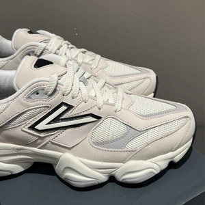 Nouvelles Baskets de Course 9060 de Luxe Respirantes en Maille et Daim à Lacets, Design de Haute Qualité 2025, Style Rétro Tendance, Chaussures Décontractées pour Hommes et Femmes - Product Image 5