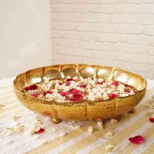 Plateaux décoratifs en aluminium Mogra Urli, grand modèle doré, élégant, pour la décoration de la maison, centre de table traditionnel, ethnique, fait main, élégant, Diwali - Product Image 1