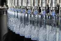 Projet d'Usine d'Eau Pure Économique 8000 Bouteilles/Heure, Ligne de Remplissage d'Eau Entièrement Automatique à Petite Échelle