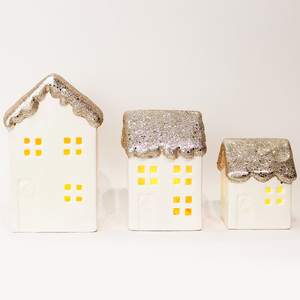 Casa de pueblo de cerámica blanca con 3D iluminado hogar pequeños <span class=keywords><strong>adornos</strong></span> artesanías hechas a mano venta al por mayor regalo de recuerdo CASA DE Navidad - Product Image 4
