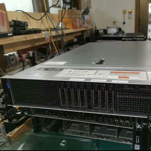 Servidor en Rack PowerEdge R860 8SFF 64GB PERC H355 2x2400W Platinum Intel Xeon Silver 4410T 2.9GHz con 3 Años de Garantía SAS/SATA 2U en Stock - Product Image 4