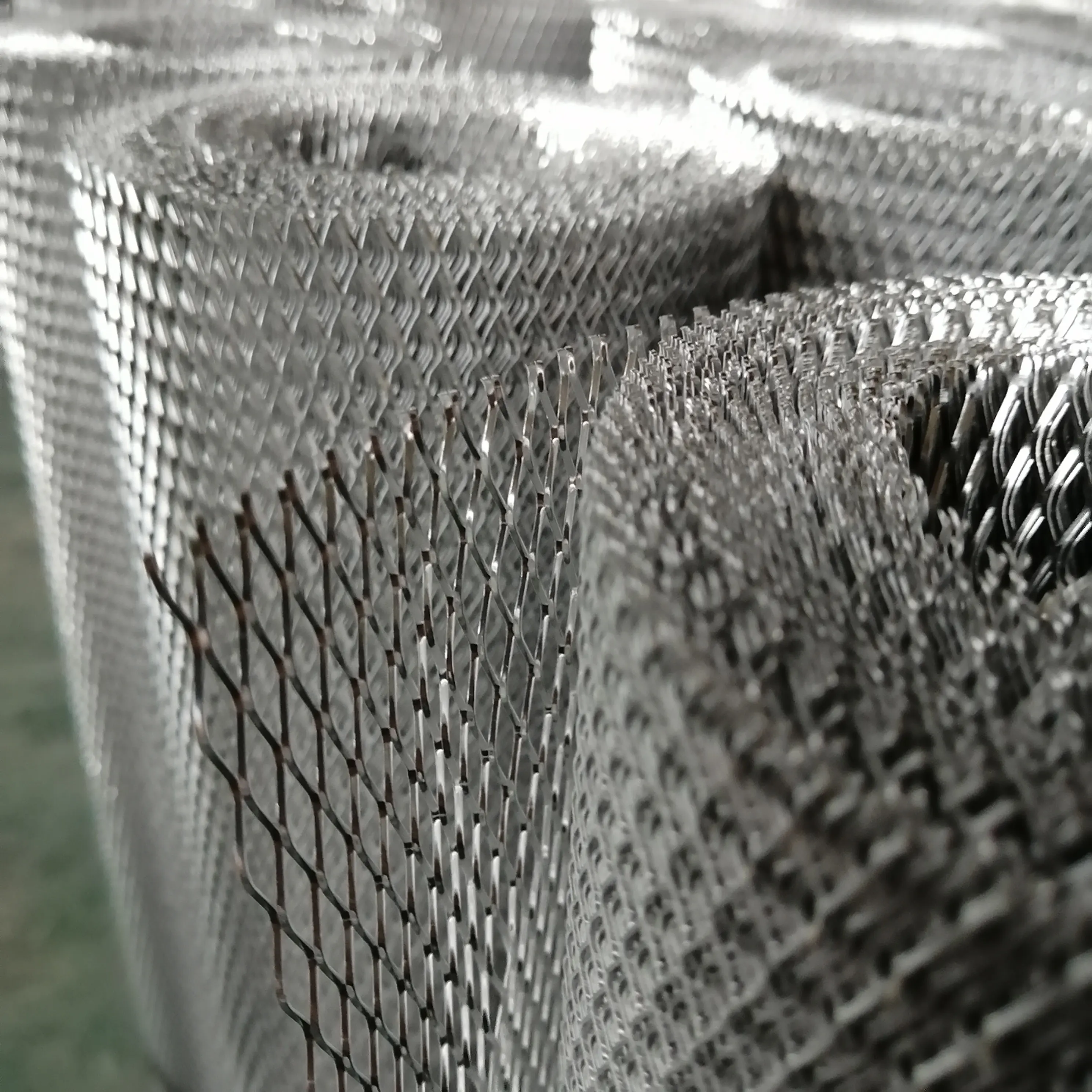 Heavy duty small holes stainless steel galvanized expanded metal mesh for trailer flooring