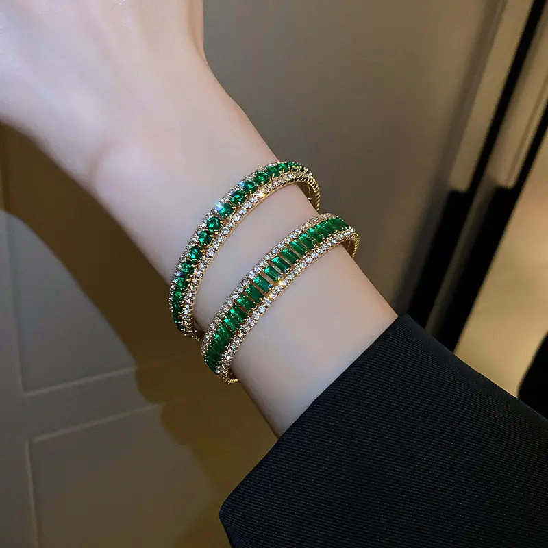 Bracelet en forme de trèfle de tennis pour femme, bijoux de créateur, plaqué or, zircon vert, diamant, bracelet à breloques pour dame