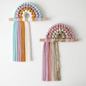 Macramé Arcoíris Hecho a Mano - Product Image 1