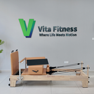 Reformer de Pilates Ajustable de Madera de Roble Sólido Tailandés de Alta Calidad y Durabilidad para Estudios de Pilates y Gimnasios en Casa - Product Image 1
