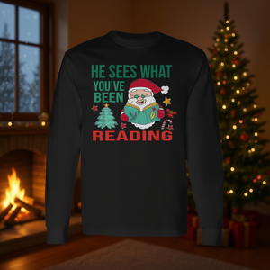Il voit ce que vous avez lu - T-shirt de Noël à manches longues de Père Noël - Product Image 3