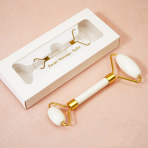 OEM Private Label Gua Sha Set <span class=keywords><strong>rullo</strong></span> al quarzo <span class=keywords><strong>per</strong></span> <span class=keywords><strong>massaggio</strong></span> <span class=keywords><strong>viso</strong></span> corpo pietra naturale dente <span class=keywords><strong>di</strong></span> sega <span class=keywords><strong>rullo</strong></span> <span class=keywords><strong>di</strong></span> <span class=keywords><strong>giada</strong></span> bianca e Guasha con scatola - Product Image 6