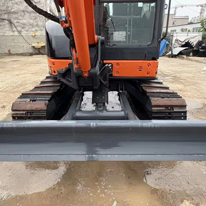 Excavatrice d'occasion Hitachi ZX55 5,5 tonnes, pelle sur chenilles d'occasion en bon état, machine Hitachi pour l'agriculture avec CE EPA - Product Image 4