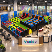 Vabibo TP019 – Équipement de trampoline commercial clé en main pour intérieur, avec fosse à mousse, mur d'escalade, centre de jeux pour enfants, personnalisable