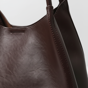 Sac fourre-tout en <span class=keywords><strong>cuir</strong></span> véritable avec logo personnalisé, sac à main hobo en <span class=keywords><strong>cuir</strong></span> de vachette souple personnalisé pour la promotion de la marque, vente en gros - Product Image 3