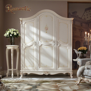 Juego de Muebles de Dormitorio de Lujo Estilo Palacio Europeo con Cama de Madera Maciza Tallada a Mano y Cabecera Tapizada para Interiores de Villa - Product Image 5