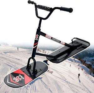Un scooter des neiges conçu spécifiquement pour les enfants, adapté à une utilisation en extérieur par les enfants et les adolescents pendant l'hiver - Product Image 2