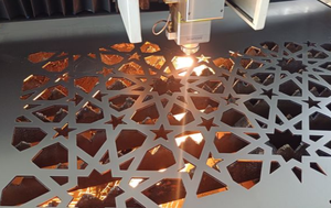 <span class=keywords><strong>Lasermax</strong></span> 3015 Machine de découpe laser intelligente entièrement fermée Machine de découpe laser à fibre CNC Prix de la tôle - Product Image 3