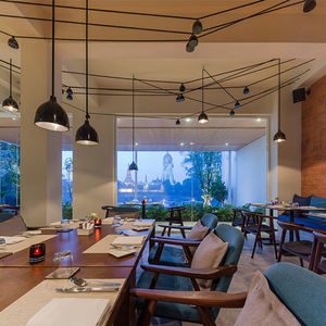 Juego de Muebles de Dormitorio para Hotel Boutique Comercial, Estructura de Cama Moderna de Madera Sólida, Servicio de Diseño y Construcción Totalmente Personalizado - Product Image 4