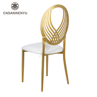 Chaises de mariage élégantes en fer forgé à dossier ailé pour événements romantiques en extérieur, banquets de luxe, design moderne, empilables pour salon - Vente en gros