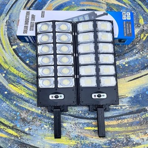 โคมไฟ LED พลังงานแสงอาทิตย์ทรงพลัง โคมไฟถนนกลางแจ้งสว่างพิเศษ 7800lm ไฟพลังงานแสงอาทิตย์กำลังสูง เซ็นเซอร์ตรวจจับความเคลื่อนไหว รีโมทคอนโทรล ไฟสวน - Product Image 5