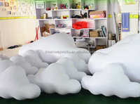 Vente chaude 2025 Nuage gonflable géant, Ballon nuage gonflable LED pour la décoration