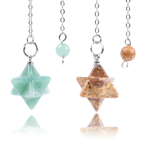 Pendentif étoile de Merkaba en cristal équilibrant avec chaîne en métal argenté - Product Image 1