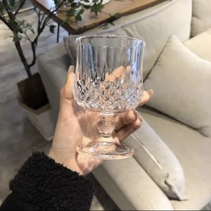 Conception de mode de fête de bouteille d'eau en verre de luxe clair de haute qualité pour le vin de jus bonne vente avec <span class=keywords><strong>des</strong></span> capacités de 30ml 50ml 100ml - Product Image 5
