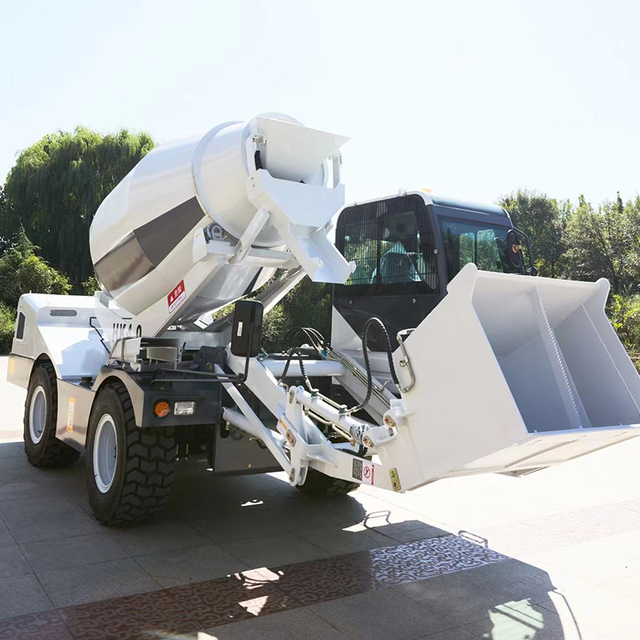 Low Fuel Consumption Self Loading Concrete Mixer Truck Mobile Concrete Transport Car