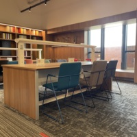 Chaise d'appoint moderne empilable avec base en traîneau et assise en tissu pour bibliothèque et salle d'étude, polyvalente, gain de place, mousse haute densité