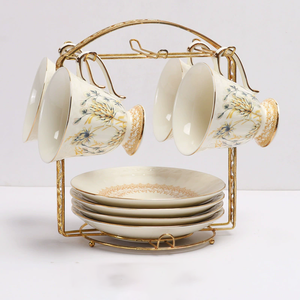 Taza de café con diseño francés, taza de agua retro dorada estilo palacio, tetera creativa europea de cerámica para el hogar y el té de la tarde. - Product Image 3