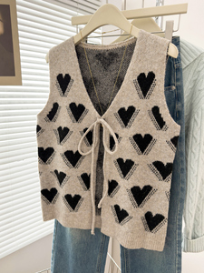 Chaleco de punto sin mangas con cuello en V y lazo frontal para mujer, estampado de corazones negros, estilo suelto, ideal para otoño e invierno, chaleco dulce y casual para capas. - Product Image 2