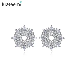 Luoteemi Vrouwelijke Trendy Party Lady Earing Zirkoon Pave Zirconia Vrouwen Bloem Dainty Oorbel Stud