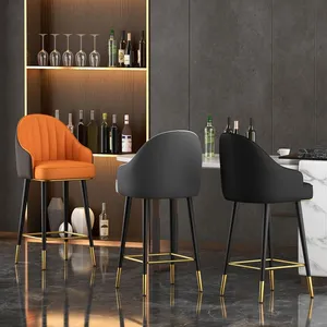 Bancos de bar em couro estofados modernos de metal estilo nórdico para cozinha e villa, cadeira de bar giratória moderna e luxuosa