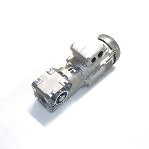 Inversor Lenze 16922898 i550 PROTEC Original Nuevo, 1.5kW 230V 1PH a 3PH, Variador de Frecuencia para Maquinaria Industrial - Product Image 4