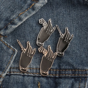 Broche gótico de bruja para mujer, esmalte de aluminio, Punk, chaqueta, botones de Metal, Pin de solapa - Product Image 2