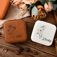 Boîte à bijoux de voyage personnalisée avec gravure de nom, boîte de rangement carrée en cuir PU pour bagues et colliers, cadeau de la Saint-Valentin