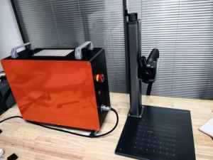 Machine de marquage et de nettoyage au laser portable 2-en-1 de 200 W, machine de marquage au laser multifonctionnelle Nettoyage au laser de la <span class=keywords><strong>rouille</strong></span>. - Product Image 1