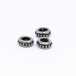 Separadores de cuentas redondos de acero inoxidable yunnique para hacer pulseras, componentes de joyería en tono plateado de 8mm, accesorios DIY - Product Image 1