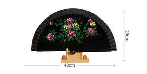 Éventail espagnol en bois peint à la main pour décoration personnalisée et souvenirs de mariage pour cadeaux d'invités - Product Image 6