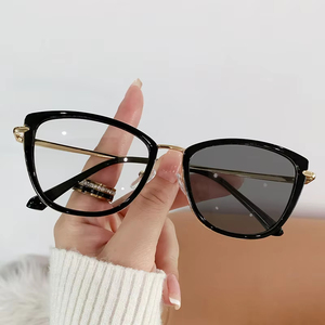 Decolorazione del metallo Anti luce blu fotocromatica cambia colore Cat Eye <span class=keywords><strong>occhiali</strong></span> <span class=keywords><strong>da</strong></span> <span class=keywords><strong>vista</strong></span> miope montatura miopia <span class=keywords><strong>occhiali</strong></span> - Product Image 2
