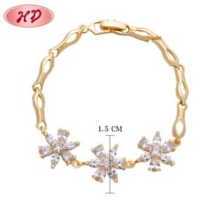 สร้อยข้อมือโซ่ประดับดอกไม้เพทายชุบทอง 18K สไตล์ทันสมัยสำหรับผู้หญิง เครื่องประดับสำหรับงานปาร์ตี้สุดโรแมนติก - Product Image 2