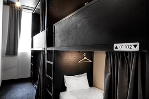 Lit capsule noir en bois et acier, très demandé, pour cabine de couchage économique d'auberge de jeunesse, stable et robuste - Product Image 3