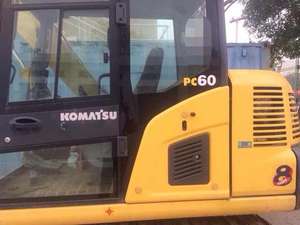 Excavatrice Komatsu PC60 d'occasion à haute efficacité, mini pelle sur chenilles de 6 tonnes, forte force de creusement à des prix abordables - Product Image 3