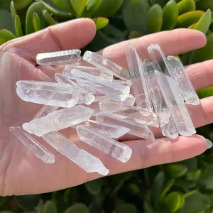 High quality natural rough authentic raw quartz crystals clear quartz point used as decoration and jewelry material