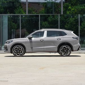 Volkswagen <span class=keywords><strong>Tiguan</strong></span> L <span class=keywords><strong>2021</strong></span>, Auto Usado, Vehículo de Gasolina, Stock Chino, SUV Mediano, Volante a la Izquierda, 2022 2023 - Product Image 4