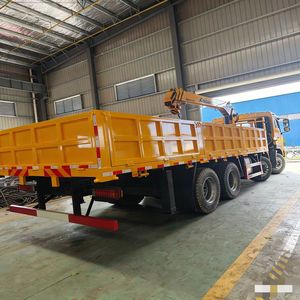 Questa gru per camion gialla 4 * 8 può sollevare e caricare merci, e ha molte applicazioni. Hai piacere di IT? - Product Image 3