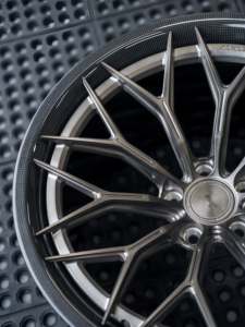 CF <span class=keywords><strong>WHEELS</strong></span> HOT <span class=keywords><strong>Sale</strong></span> <span class=keywords><strong>True</strong></span> Carbon Fiber Anpassung 5x120 5x112 5x114.3 18-24 Zoll 2-teilige geschmiedete Räder für Lamborghi - Product Image 3