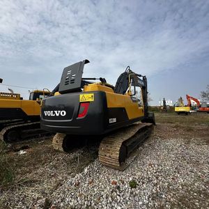 รถขุดตีนตะขาบขนาดกลาง Volvo EC220 น้ำหนัก 22 ตัน ใช้งานน้อย พร้อมปั๊มไฮดรอลิก PLC และเกียร์ กำลัง 129 กิโลวัตต์ ความจุบุ้งกี๋ 0.48 ลูกบาศก์เมตร - Product Image 1