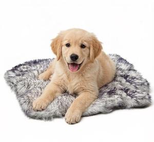 Alfombra de Lana Natural para Mascotas - Cálida y Transpirable, para Perros y Gatos, Funda Lavable a Máquina para Jaula, Sofá, Todas las Estaciones - Product Image 1