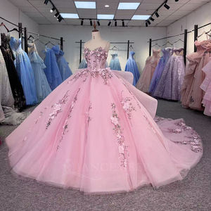 6865 Vestido de Quinceañera Moderno Vintage Rosa Natural con Apliques Florales 3D y Bordado Estampado, Cola Capilla - Product Image 2