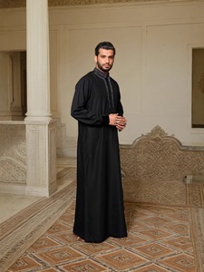 Robe pour <span class=keywords><strong>homme</strong></span> brodée en fil d'argent à col montant noir-Thobe traditionnel d'Arabie saoudite <span class=keywords><strong>Tenue</strong></span> d'affaires formelle - Product Image 1