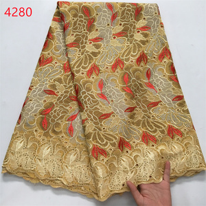 4280 sénégalais coton Voile dentelle <span class=keywords><strong>tissus</strong></span> avec strass en gros africain suisse Voile dentelle tissu pour mariage coudre femmes robe - Product Image 3