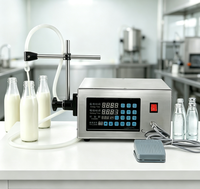 Machine de remplissage CNC entièrement automatique et durable pour bouteilles et canettes en plastique, emballage de haute précision en acier inoxydable pour spiritueux et boissons
