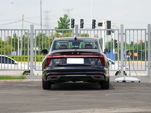 2025 nuova edizione Hongqi H5 AWD benzina auto vendita calda da cina FAW con tetto apribile panoramico scuro interno AWD Drive pneumatici dimensioni R17 R15 - Product Image 4